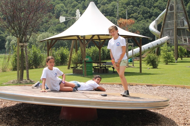 Village Camps International Summer Camp Leysin, Switzerland 2025-08-09 https://www.villagecamps.com/journals_admin/images/695-10-yellowgreenies (75).jpg